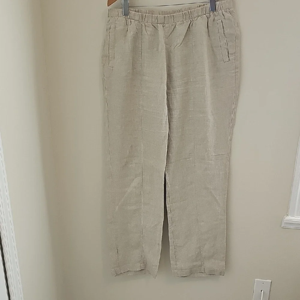 Chico's Light 100 Linen Khaki Pants With Pockets. Size 2 (Large)